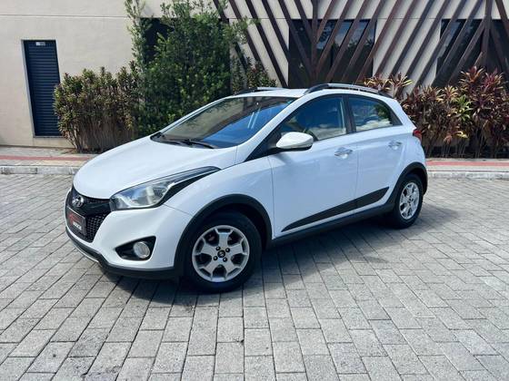 HYUNDAI HB20X 1.6 16V PREMIUM FLEX 4P AUTOMÁTICO